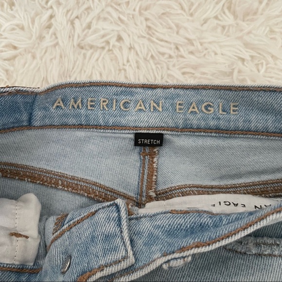 American Eagle Light Wash Mom Jeans - Picture 3 of 7
